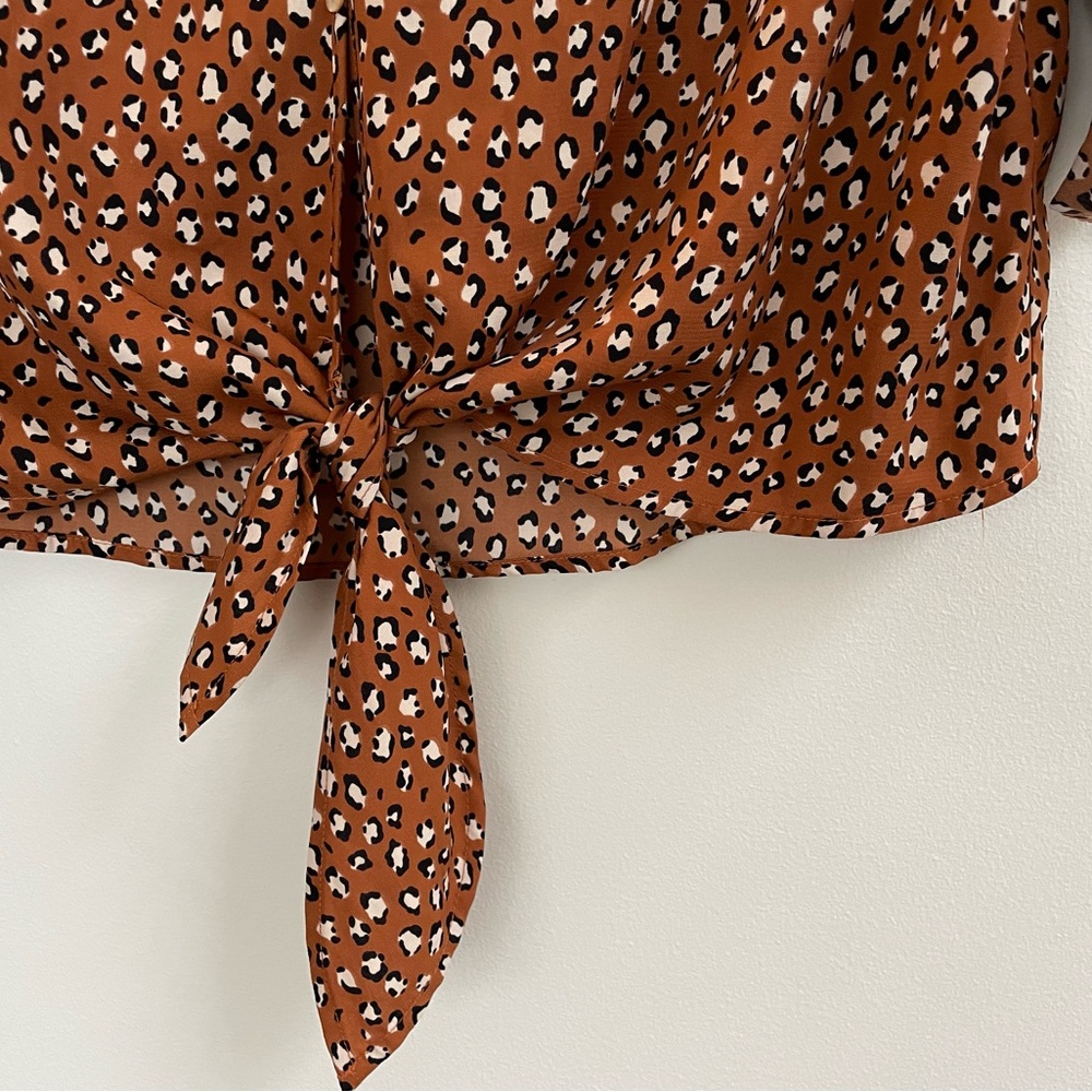 West Kei Animal Print, Tie Front Blouse - Picture 4 of 7